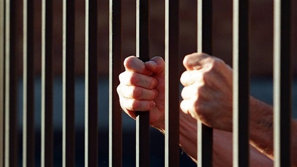 : حبس عامل بمجلس المدينة بتهمة الاعتداء الجنسي على حفيدته في دمياط