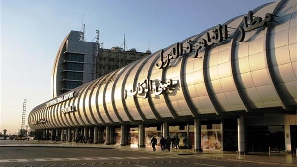 : مطار القاهرة يفحص طائرة سعودية بها آثار ارتطام جسم غريب