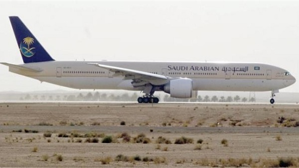 : إلغاء رحلة الخطوط السعودية لوجود آثار ارتطام بالطائرة