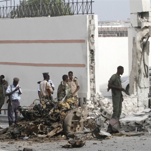 : مصادر: 21 قتيلًا حصيلة قتلى  فندق الصومال
