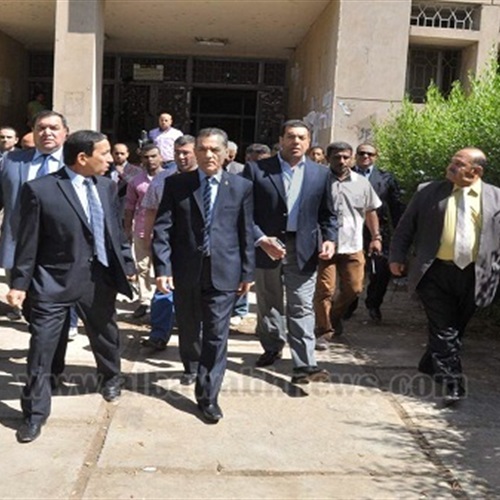 : بالصور.. محافظ أسيوط ورئيس جامعة الأزهر يتفقدان أعمال الامتحانات