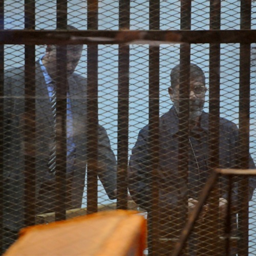 : المحكمة: مرسي تمسك بشرعية زائفة.. والإخوان استولوا على الحكم بالقوة