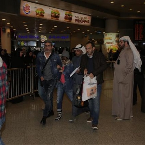 : الصورة التى جعلت شيرين تهرب من مطار الكويت