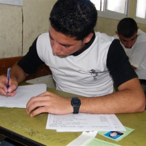  التعليم ضبط الطالب المتورط في تسريب امتحان العربي على تويتر وإلغاء امتحانه