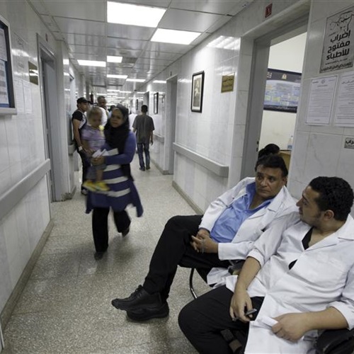  نقابة الأطباء تصدر تقريرًا حول أزمة طبيب الإسكندرية مع التأمين الصحي