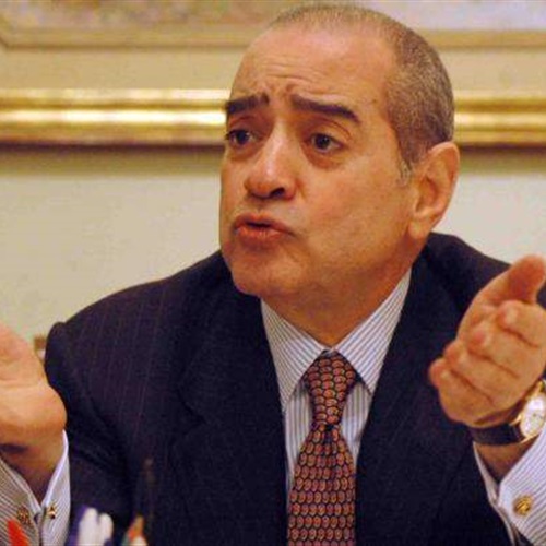 :  تغيب مبارك عن جلسة دفاعه عن نفسه في قضية القرن بسبب الشبورة