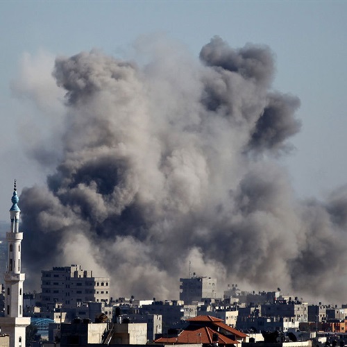 : بالفيديو.. إسرائيل تشن غارات على غزة.. واستدعاء الوفد الإسرائيلي المفاوض في القاهرة