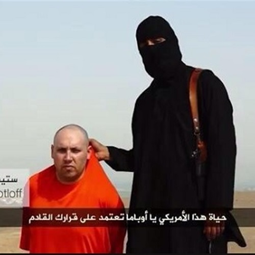 : بالفيديو والصور..  داعش  يذبح صحفيًا أمريكيًا