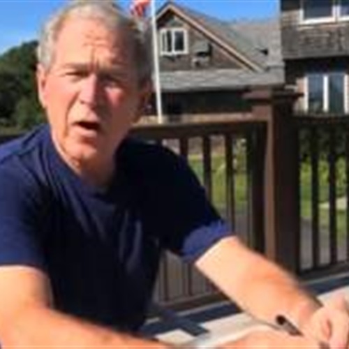 : بالفيديو.. جورج بوش يشارك في  تحدي الثلج