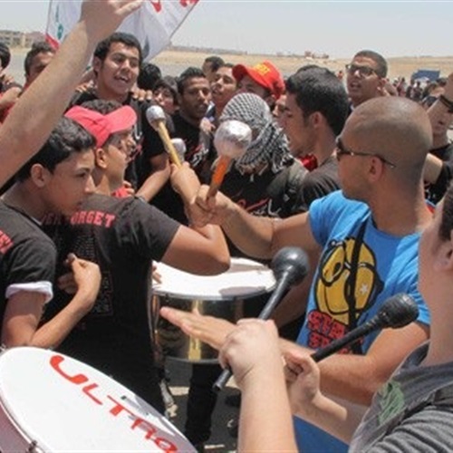 : أولتراس أهلاوي وأهالي شهداء مذبحة بورسعيد يصلون أكاديمية الشرطة