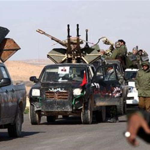 : محلل ليبيي: قناة الجزيرة توهم العالم أن المعركة في ليبيا يقودها الجيش المصري
