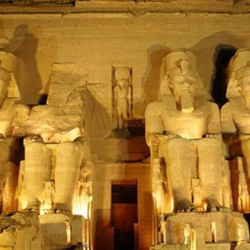 : الجالية المصرية بفرنسا تدعو لتنشيط السياحة في مصر