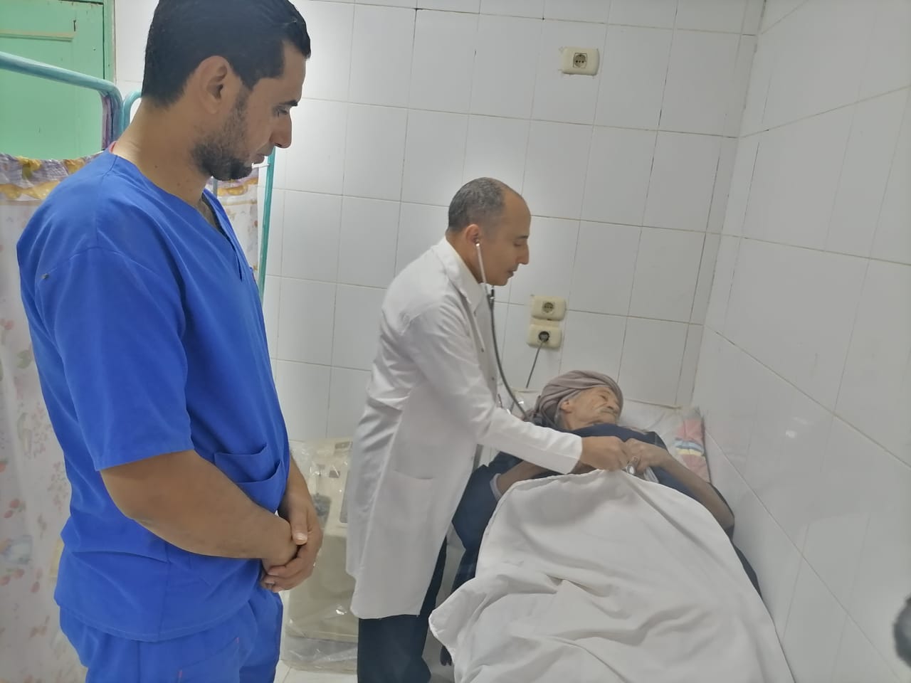مستقبل وطن ينظم قافلة طبية بقرية صنعاء بالخارجة