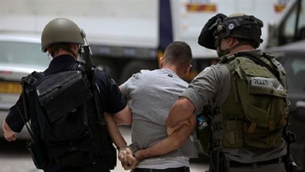 الاحتلال يعتقل فلسطينيًا من بيت فوريك ويقتحم بيت دجن