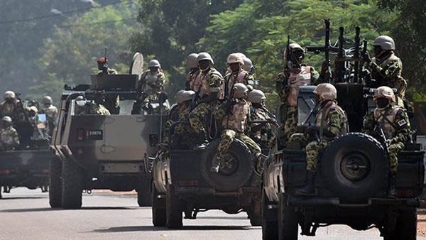 "رويترز": انقلاب عسكري في بوركينا فاسو وإزاحة قائد الجيش