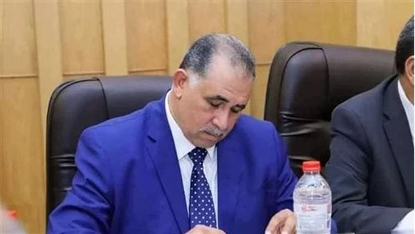 نقيب المحامين ينعى شريف إسماعيل رئيس الوزراء السابق
