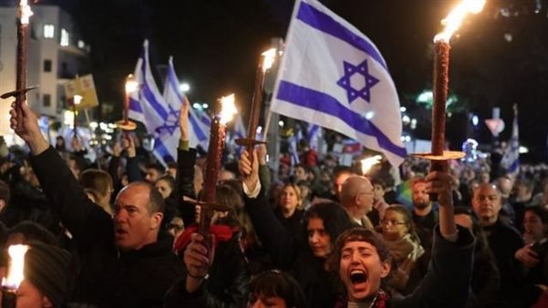 أهالي الأسرى يُطالبون "نتنياهو" بوقف الحرب على غزة