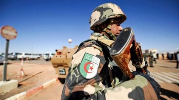 الجيش الجزائري يقضي على إرهابي ويضبط 289 مهاجرًا غير شرعي
