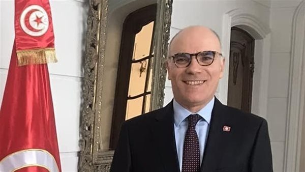 وزير الخارجية التونسي يبحث مع نظيره الجابوني تحديات الهجرة غير الشرعية