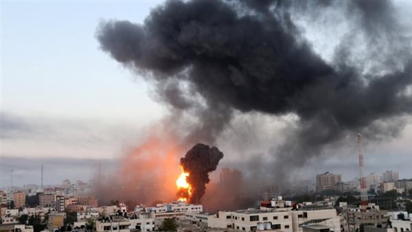 غارات جوية إسرائيلية تستهدف منطقة أبو حلاوة شرقي مدينة رفح