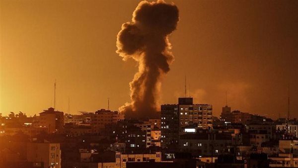 طيران إسرائيل ينفذ غارة عنيفة تستهدف المنطقة الجنوبية لخان يونس