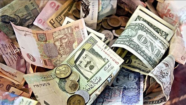 تراجع أسعار العملات العربية والأجنبية مقابل الجنيه اليوم الخميس 18 أبريل 2024