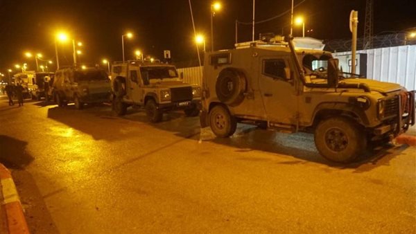 قوات الاحتلال تعتقل 3 مواطنين فلسطينيين عقب اقتحام الخليل وبيت أمر وحلحول