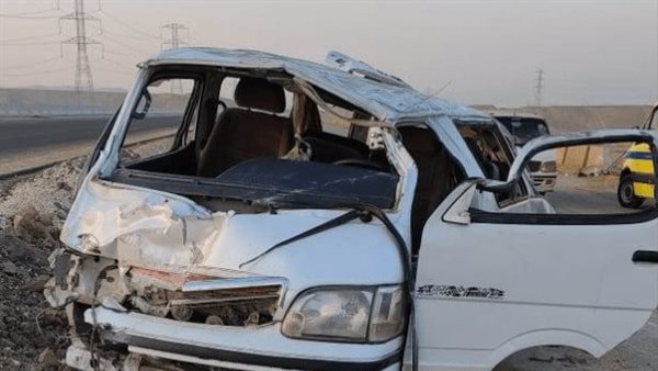 إصابة 10 أشخاص في حادث انقلاب سيارة ميكروباص بالطريق الحر بالقليوبية