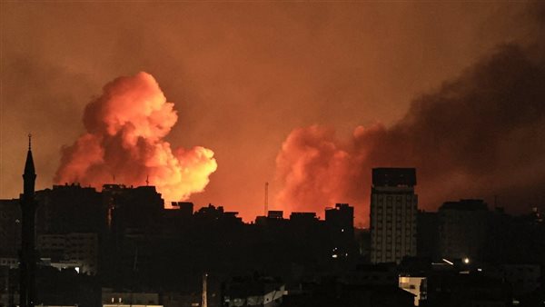 قصف إسرائيلي على منازل وأراضي زراعية بوسط وجنوب غزة