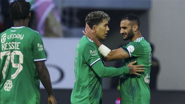 فيرمينيو ومحرز يقودان الأهلي لسحق الطائي برباعية في الدوري السعودي