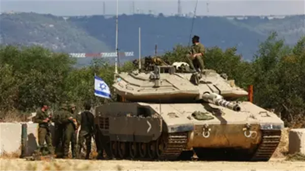 رويترز: الدبابات الإسرائيلية تسيطر على الطريق الرئيسى لمدينة رفح الفلسطينية