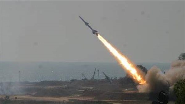  إعلام إسرائيلي: إطلاق 20 صاروخا من لبنان تجاه الجليل الغربي