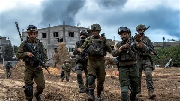 هآرتس: الجيش الإسرائيلي يواصل إنشاء منطقة عازلة بمساحة 16% من غزة