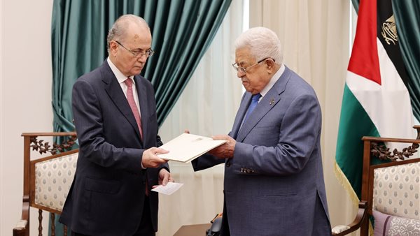 الرئيس الفلسطيني يطلع علي تشكيل الحكومة الجديدة تمهيداً لأداء اليمين الأحد المقبل