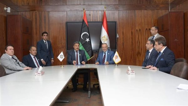 لتبادل الخبرات.. توقيع اتفاقية تعاون بين جامعتي طنطا والزنتان الليبية