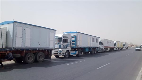 مرور 90 شاحنة مساعدات ومواد غذائية لغزة