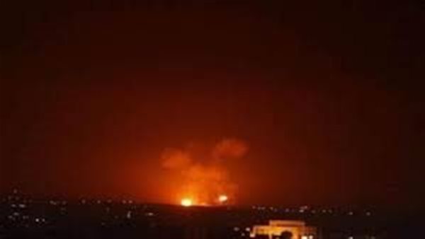 إيران.. سماع دوي 3 انفجارات ضخمة في مدينة أصفهان