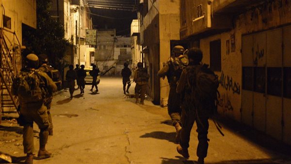 اندلاع مواجهات عنيفة مع قوات الاحتلال في بلدة بيت فوريك شرق نابلس