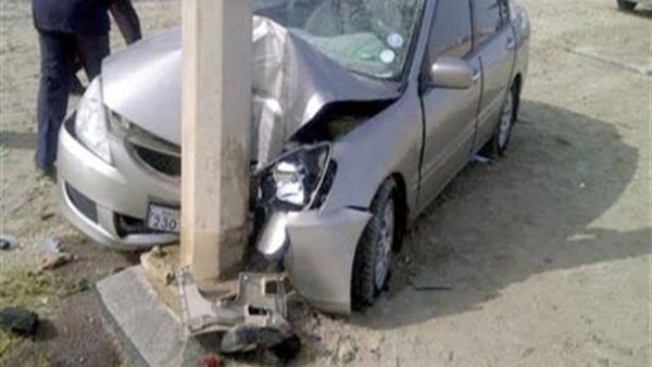 إصابة وكيل وزارة الزراعة بالمنيا واثنين آخرين في حادث تصادم سيارة بعمود إنارة