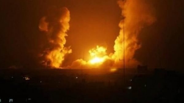 لبنان.. طائرات إسرائيلية تشن غارة جوية على أطراف بلدة بنت جبيل
