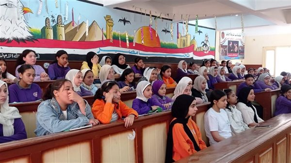 انطلاق المراجعات النهائية لطلاب الشهادتين الإعدادية والثانوية بمدارس القاهرة