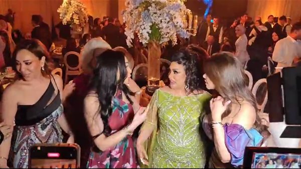 أبرزهم «سوسن بدر».. ظهور مميز لنجمات الفن في حفل زفاف ابنة بدرية طلبة