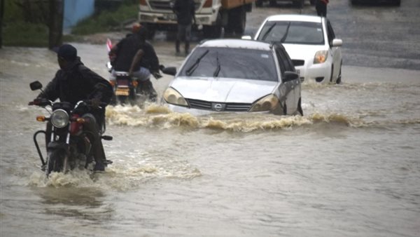 الصليب الأحمر الكيني يُحذر من حدوث كوارث جراء الفيضانات الجارفة بالبلاد