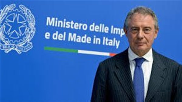 وزير الصناعة الإيطالي: نرحب بتقديم خبراتنا لمصر في تطوير الشركات المتوسطة والصغيرة