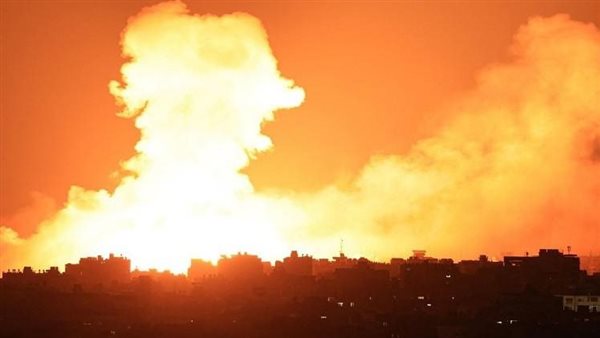 8 شهداء وعشرات المصابين جراء قصف إسرائيلي على مخيم النصيرات وسط قطاع غزة