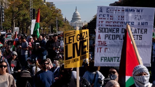 الشرطة الأمريكية تستخدم القوة لفض اعتصام طلابي مناهض لإسرائيل