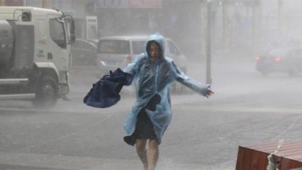 إعصار يضرب "قوانجتشو" في جنوب الصين