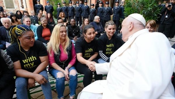 البابا فرنسيس يلتقي السجينات في البندقية