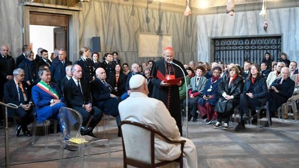 البابا فرنسيس يلتقي عددا من الفنانين في البندقية