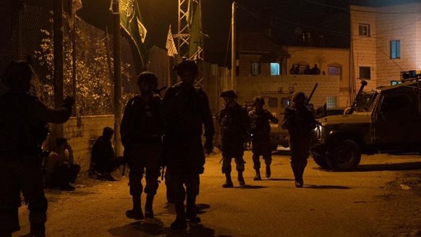 آليات الاحتلال الإسرائيلي تقتحم بلدة عنبتا شرق مدينة طولكرم 